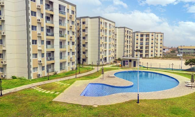 Resort-Style Swimming Pool